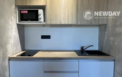 NEWDAY | NA PREDAJ 2-izbový apartmán + KK (39,3 m2) + lodžia 8,9 m2 | Jánsky rezort - Liptovský Ján