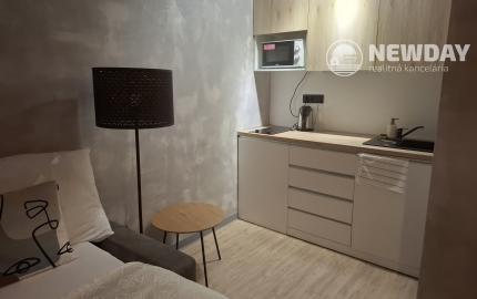 NEWDAY | NA PREDAJ 2-izbový apartmán + KK (39,3 m2) + lodžia 8,9 m2 | Jánsky rezort - Liptovský Ján