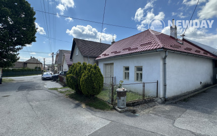 NA PREDAJ 4-izbový rodinný dom - chalupa v Lubine na pozemku (489 m2) + orná pôda a záhrada (2359 m2)