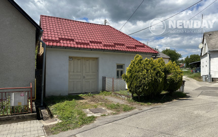 NA PREDAJ 4-izbový rodinný dom - chalupa v Lubine na pozemku (489 m2) + orná pôda a záhrada (2359 m2)
