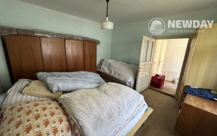 NA PREDAJ 4-izbový rodinný dom - chalupa v Lubine na pozemku (489 m2) + orná pôda a záhrada (2359 m2)