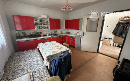 NA PREDAJ 4-izbový rodinný dom - chalupa v Lubine na pozemku (489 m2) + orná pôda a záhrada (2359 m2)