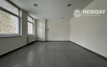 NA PRENÁJOM ZREKONŠTRUOVANÝ obchodný priestor pre kanceláriu či malú prevádzku, Nová Dubnica - 29 m2
