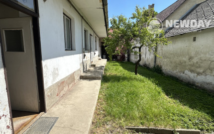 NA PREDAJ 4-izbový rodinný dom - chalupa v Lubine na pozemku (489 m2) + orná pôda a záhrada (2359 m2)