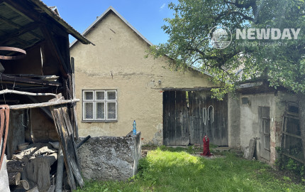 NA PREDAJ 4-izbový rodinný dom - chalupa v Lubine na pozemku (489 m2) + orná pôda a záhrada (2359 m2)