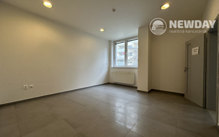 NA PRENÁJOM ZREKONŠTRUOVANÝ obchodný priestor pre kancelárie či prevádzku, Nová Dubnica - 124-150 m2