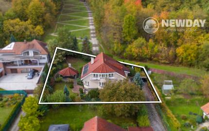 NA PREDAJ 25-ročný 6-izbový rodinný dom, Pod sadom, Žilina (Závodie) - plocha 355 m2, pozemok 963 m2