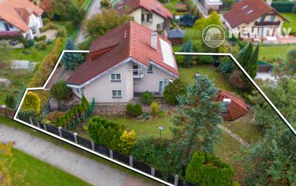 NA PREDAJ 25-ročný 6-izbový rodinný dom, Pod sadom, Žilina (Závodie) - plocha 355 m2, pozemok 963 m2