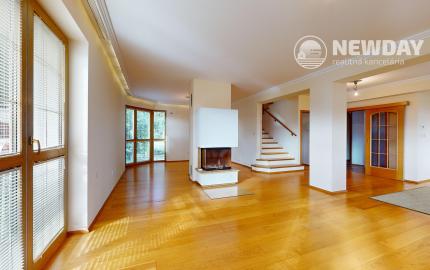 NA PREDAJ 25-ročný 6-izbový rodinný dom, Pod sadom, Žilina (Závodie) - plocha 355 m2, pozemok 963 m2