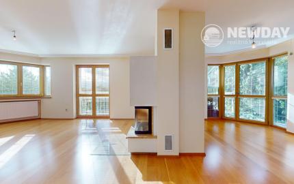 NA PREDAJ 25-ročný 6-izbový rodinný dom, Pod sadom, Žilina (Závodie) - plocha 355 m2, pozemok 963 m2