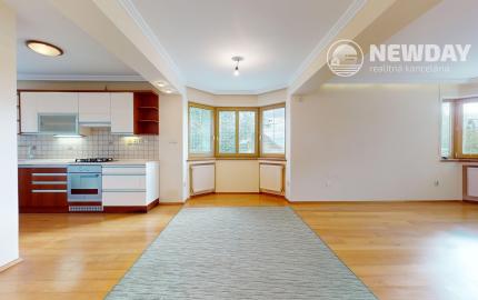 NA PREDAJ 25-ročný 6-izbový rodinný dom, Pod sadom, Žilina (Závodie) - plocha 355 m2, pozemok 963 m2