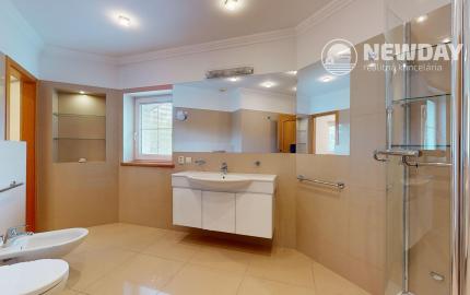 NA PREDAJ 25-ročný 6-izbový rodinný dom, Pod sadom, Žilina (Závodie) - plocha 355 m2, pozemok 963 m2