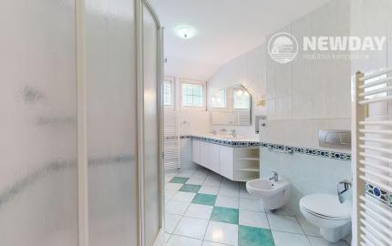 NA PREDAJ 25-ročný 6-izbový rodinný dom, Pod sadom, Žilina (Závodie) - plocha 355 m2, pozemok 963 m2