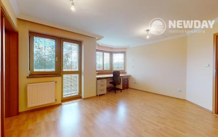 NA PREDAJ 25-ročný 6-izbový rodinný dom, Pod sadom, Žilina (Závodie) - plocha 355 m2, pozemok 963 m2