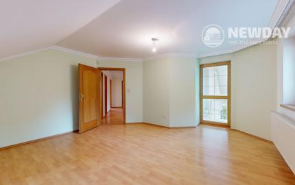 NA PREDAJ 25-ročný 6-izbový rodinný dom, Pod sadom, Žilina (Závodie) - plocha 355 m2, pozemok 963 m2