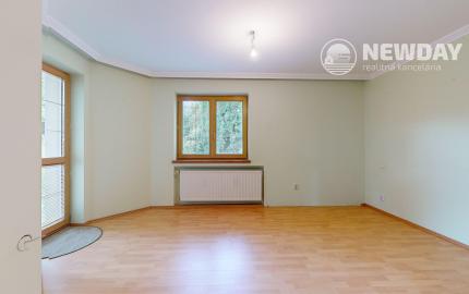 NA PREDAJ 25-ročný 6-izbový rodinný dom, Pod sadom, Žilina (Závodie) - plocha 355 m2, pozemok 963 m2