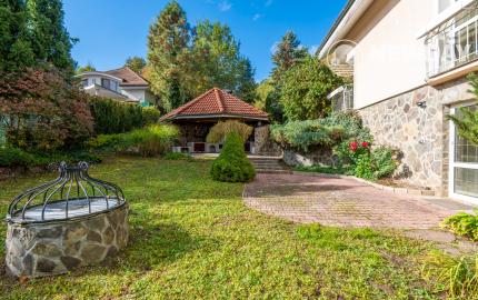 NA PREDAJ 25-ročný 6-izbový rodinný dom, Pod sadom, Žilina (Závodie) - plocha 355 m2, pozemok 963 m2