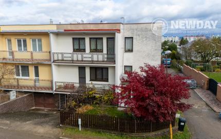 NEWDAY | NA PREDAJ priestranný rodinný dom | 265 m2 úžitková plocha + 409 m2 pozemok | A. Sládkoviča - Nová Dubnica