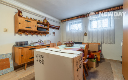 NEWDAY | NA PREDAJ priestranný 5-izbový podpivničený rodinný dom | 265 m2 úžitková plocha | 409 m2 pozemok | A. Sládkoviča - Nová Dubnica