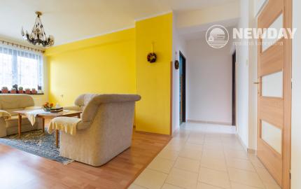 NEWDAY | NA PREDAJ priestranný 5-izbový podpivničený rodinný dom | 265 m2 úžitková plocha | 409 m2 pozemok | A. Sládkoviča - Nová Dubnica