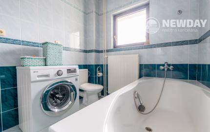 NEWDAY | NA PREDAJ priestranný 5-izbový podpivničený rodinný dom | 265 m2 úžitková plocha | 409 m2 pozemok | A. Sládkoviča - Nová Dubnica