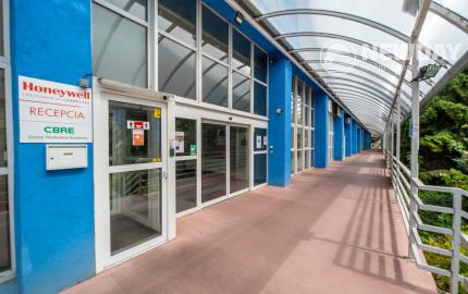 NEWDAY | NA PRENÁJOM funkčné udržiavané výrobné / skladové priestory |  do 12 000 m2 | bývalá budova Honeywellu | industriálny park na Nitrianskej ceste - Partizánske