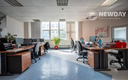 NEWDAY | NA PRENÁJOM funkčné udržiavané výrobné / skladové priestory |  do 12 000 m2 | bývalá budova Honeywellu | industriálny park na Nitrianskej ceste - Partizánske