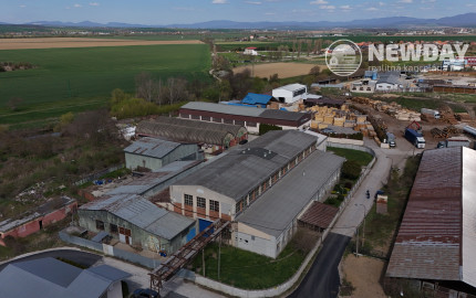 NEWDAY | NA PREDAJ funkčný a udržiavaný výrobný areál | 2400 m2 vnútorná rozloha | 5500 m2 pozemok | Priemyselný park – Bošany