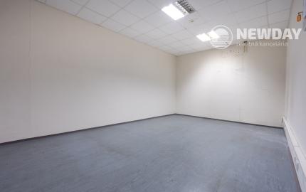 NEWDAY | NA PRENÁJOM kancelárske priestory na prízemí (samostatný vstup) |  208 m2 | bývalá budova Honeywellu | industriálny park na Nitrianskej ceste - Partizánske