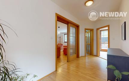 NEWDAY | NA PREDAJ 25-ročný rodinný dom s 2 bytovými jednotkami | 358 m2 úžitková plocha | 420 m2 pozemok | Partizánska - Trenčianske Teplice