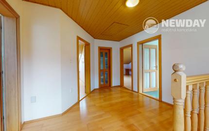 NEWDAY | NA PREDAJ 25-ročný rodinný dom s 2 bytovými jednotkami | 358 m2 úžitková plocha | 420 m2 pozemok | Partizánska - Trenčianske Teplice