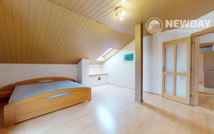 NEWDAY | NA PREDAJ 25-ročný rodinný dom s 2 bytovými jednotkami | 358 m2 úžitková plocha | 420 m2 pozemok | Partizánska - Trenčianske Teplice