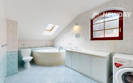 NEWDAY | NA PREDAJ 25-ročný rodinný dom s 2 bytovými jednotkami | 358 m2 úžitková plocha | 420 m2 pozemok | Partizánska - Trenčianske Teplice