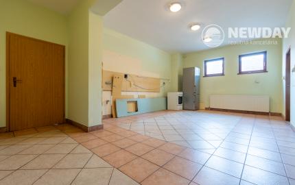 NEWDAY | NA PREDAJ 25-ročný rodinný dom s 2 bytovými jednotkami | 358 m2 úžitková plocha | 420 m2 pozemok | Partizánska - Trenčianske Teplice