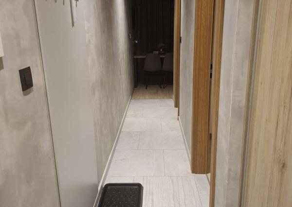 NEWDAY | NA PREDAJ 2-izbový apartmán + KK (39,3 m2) + lodžia 8,9 m2 | Jánsky rezort - Liptovský Ján