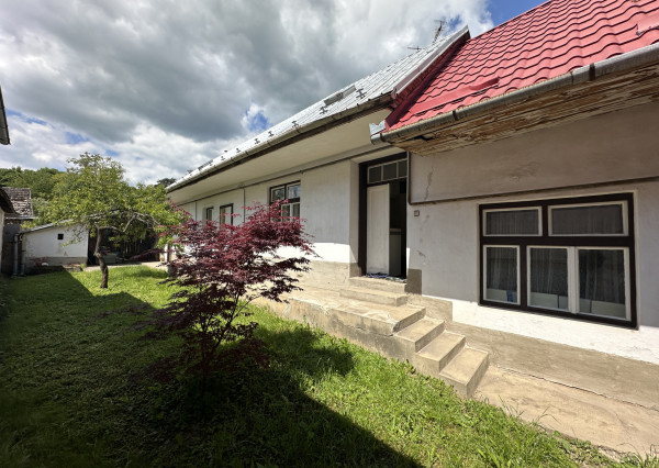 NA PREDAJ 4-izbový rodinný dom - chalupa v Lubine na pozemku (489 m2) + orná pôda a záhrada (2359 m2)