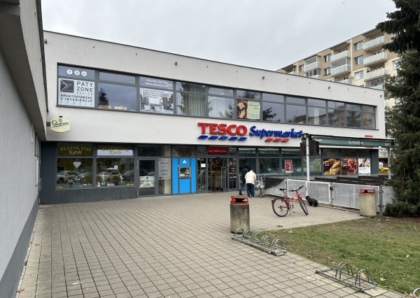 NA PRENÁJOM ZREKONŠTRUOVANÝ obchodný priestor pre kanceláriu či malú prevádzku, Nová Dubnica - 29 m2