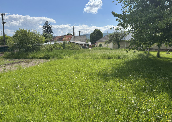 NA PREDAJ 4-izbový rodinný dom - chalupa v Lubine na pozemku (489 m2) + orná pôda a záhrada (2359 m2)