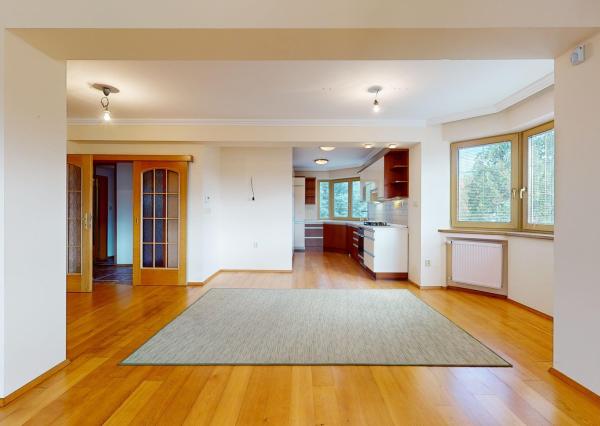 NA PREDAJ 25-ročný 6-izbový rodinný dom, Pod sadom, Žilina (Závodie) - plocha 355 m2, pozemok 963 m2