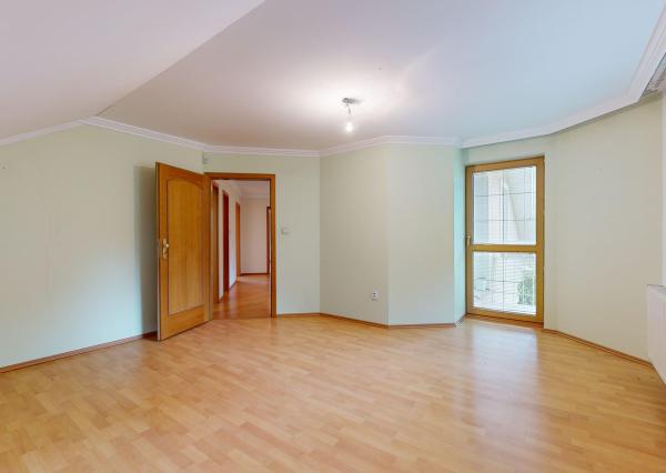 NA PREDAJ 25-ročný 6-izbový rodinný dom, Pod sadom, Žilina (Závodie) - plocha 355 m2, pozemok 963 m2