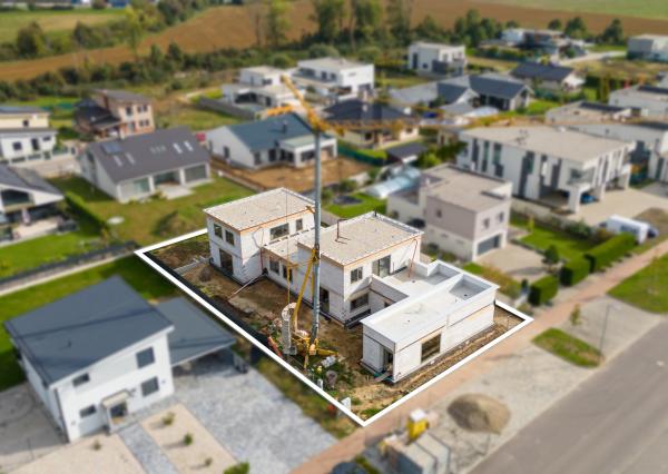 NA PREDAJ 5-izbový poschodový byt + KK + záhrada + pivnica + 2 park. miesta, Dubová ul. - N. Dubnica