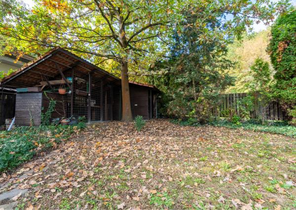 NA PREDAJ 25-ročný 6-izbový rodinný dom, Pod sadom, Žilina (Závodie) - plocha 355 m2, pozemok 963 m2