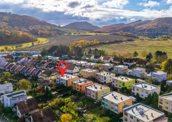 NEWDAY | NA PREDAJ priestranný rodinný dom | 265 m2 úžitková plocha + 409 m2 pozemok | A. Sládkoviča - Nová Dubnica