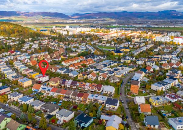 NEWDAY | NA PREDAJ priestranný rodinný dom | 265 m2 úžitková plocha + 409 m2 pozemok | A. Sládkoviča - Nová Dubnica