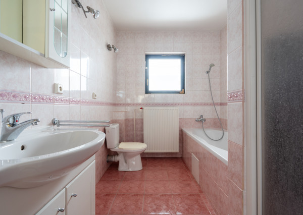 NEWDAY | NA PREDAJ priestranný 5-izbový podpivničený rodinný dom | 265 m2 úžitková plocha | 409 m2 pozemok | A. Sládkoviča - Nová Dubnica