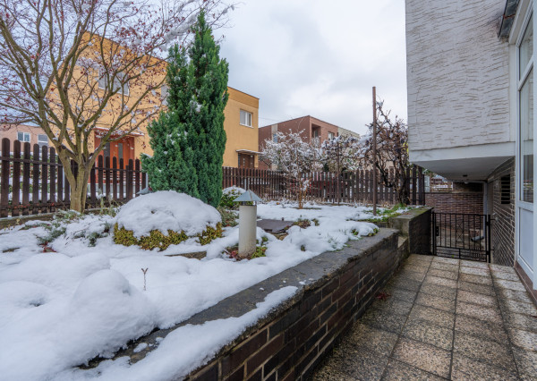 NEWDAY | NA PREDAJ priestranný 5-izbový podpivničený rodinný dom | 265 m2 úžitková plocha | 409 m2 pozemok | A. Sládkoviča - Nová Dubnica