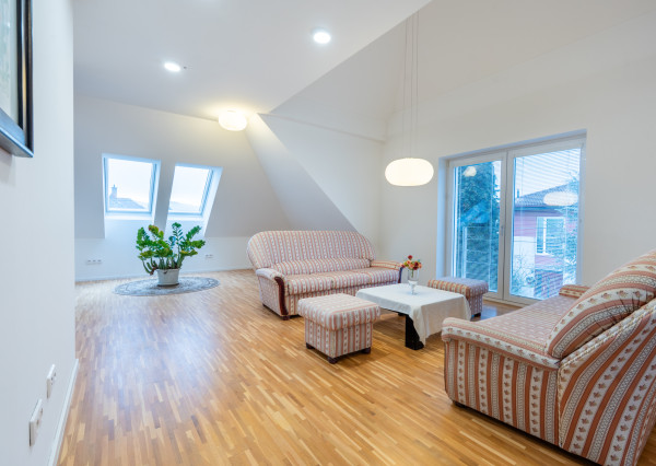 NEWDAY | NA PRENÁJOM rodinný dom na podnikanie | 117 m2 kancelárie, 29 m2 sklad | 505 m2 pozemok | Bezručova - Trenčín