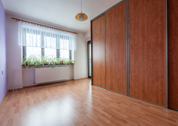 NEWDAY | NA PREDAJ priestranný 5-izbový podpivničený rodinný dom | 265 m2 úžitková plocha | 409 m2 pozemok | A. Sládkoviča - Nová Dubnica