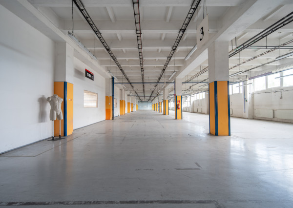NEWDAY | NA PRENÁJOM funkčné udržiavané výrobné / skladové priestory |  do 12 000 m2 | bývalá budova Honeywellu | industriálny park na Nitrianskej ceste - Partizánske