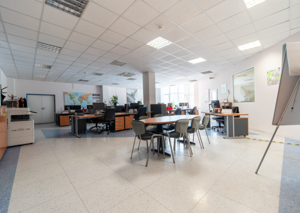 NEWDAY | NA PRENÁJOM funkčné udržiavané výrobné / skladové priestory |  do 12 000 m2 | bývalá budova Honeywellu | industriálny park na Nitrianskej ceste - Partizánske